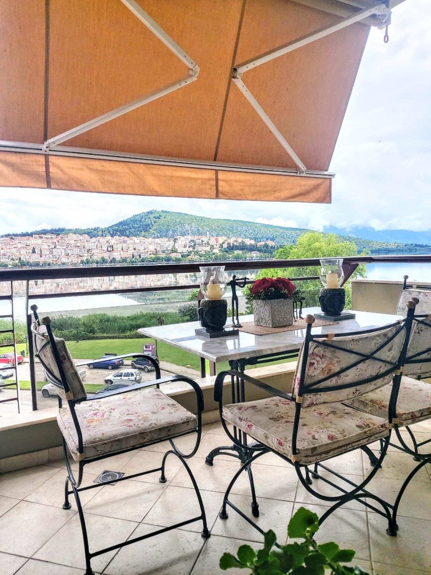 Classic Apartment With Beautiful View Kastoria Extérieur photo